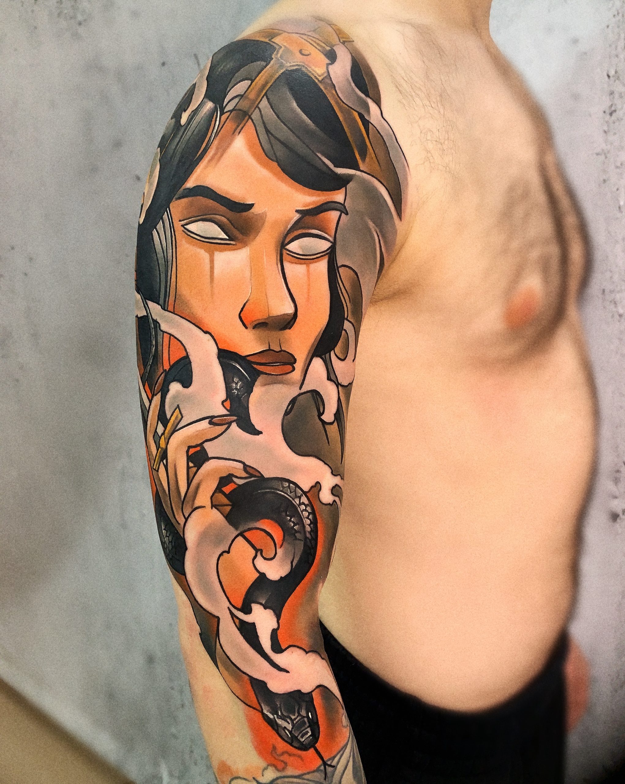 neotdracyjny tatuaz ramię jak zostać tatuażsytą 