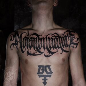 tatuaż-pawel-reda-tatuaż-kaligrafia-blackwork-speak-in-color-wodzislaw-slaski-rybnik-żory-jastrzebie-racibórz